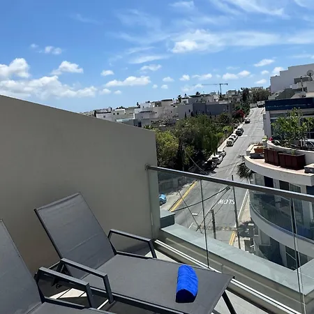 Apartment Bright And Modern 2 Bedroom Penthouse Is-Swieqi