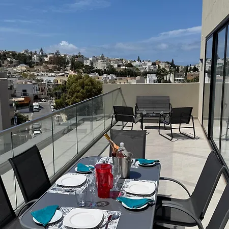 Bright And Modern 2 Bedroom Penthouse Apartment Is-Swieqi
