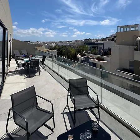 Bright And Modern 2 Bedroom Penthouse
