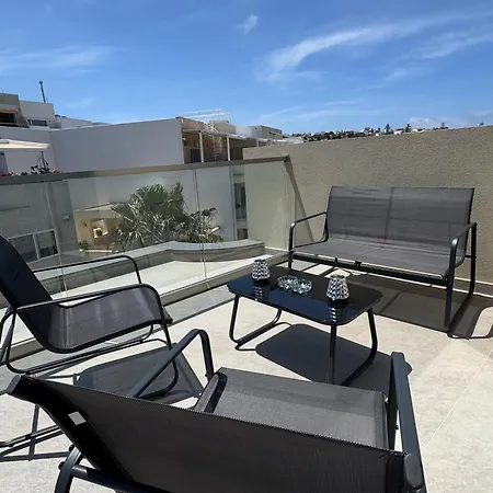 Bright And Modern 2 Bedroom Penthouse * Is-Swieqi