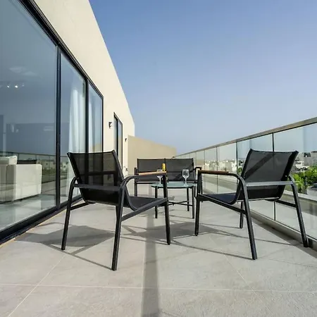 Bright And Modern 2 Bedroom Penthouse Is-Swieqi